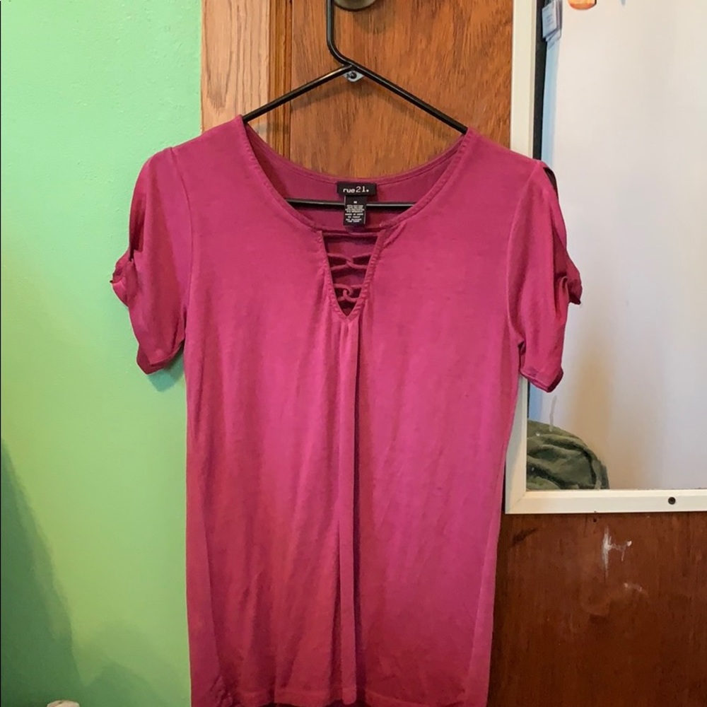 Rue 21 Tee